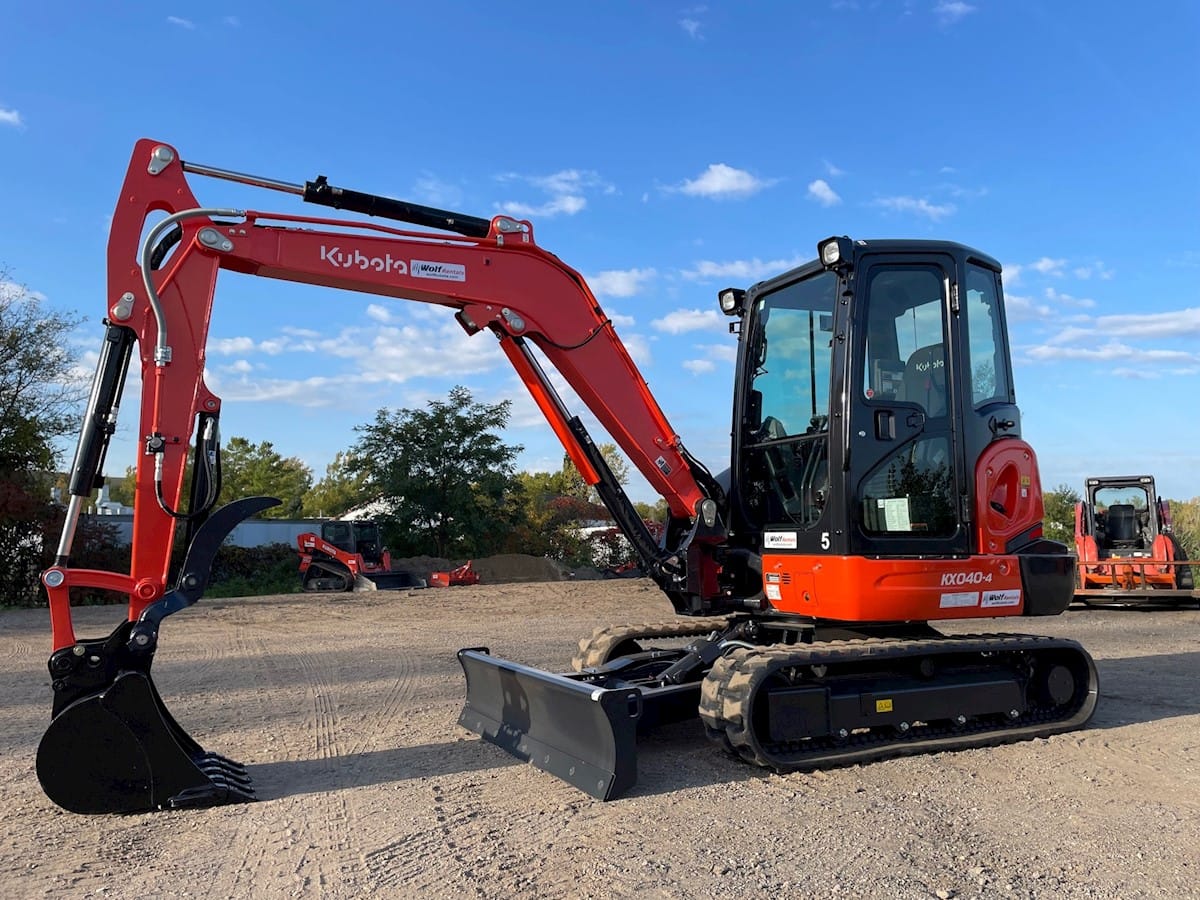 KUBOTA KX040-4 MINI EXCAVATOR WITH THUMB