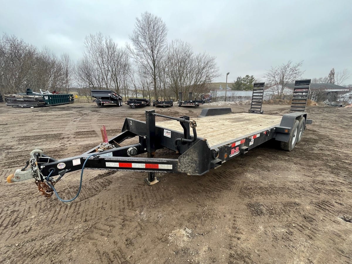 EQUIPMENT TRAILER – 20′ WITH RAMPS