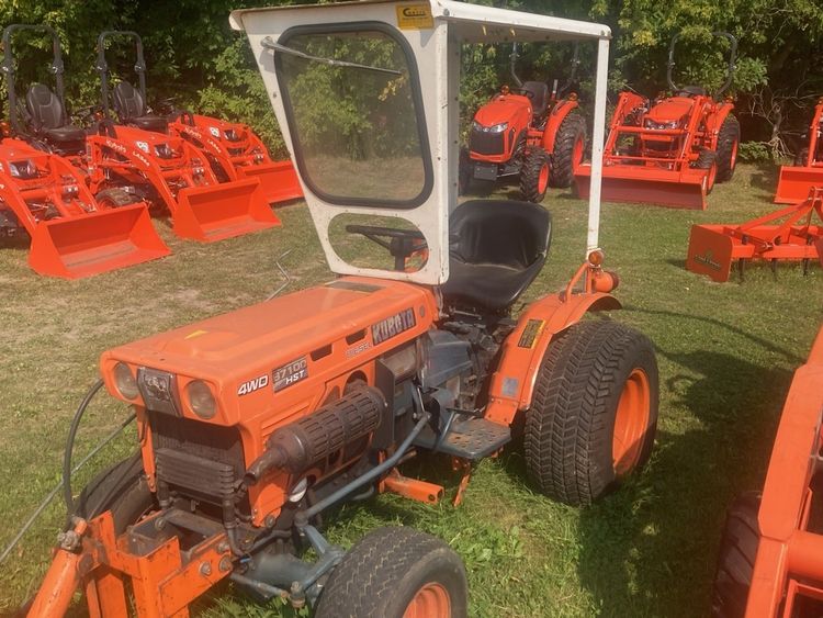 Kubota B7100HST Tractor (Used)