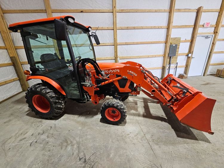 Used Kubota LX2610HSDC Tractor